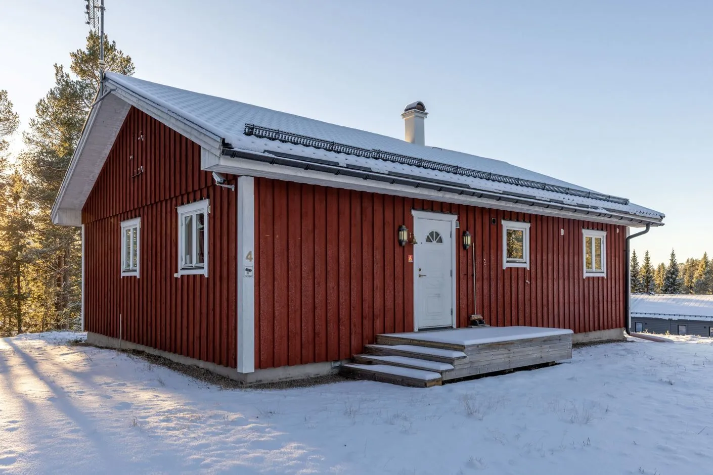 Contemporary 3-Bedroom Country House with Expansive Garden in Lofsdalen - View image 27 of 32