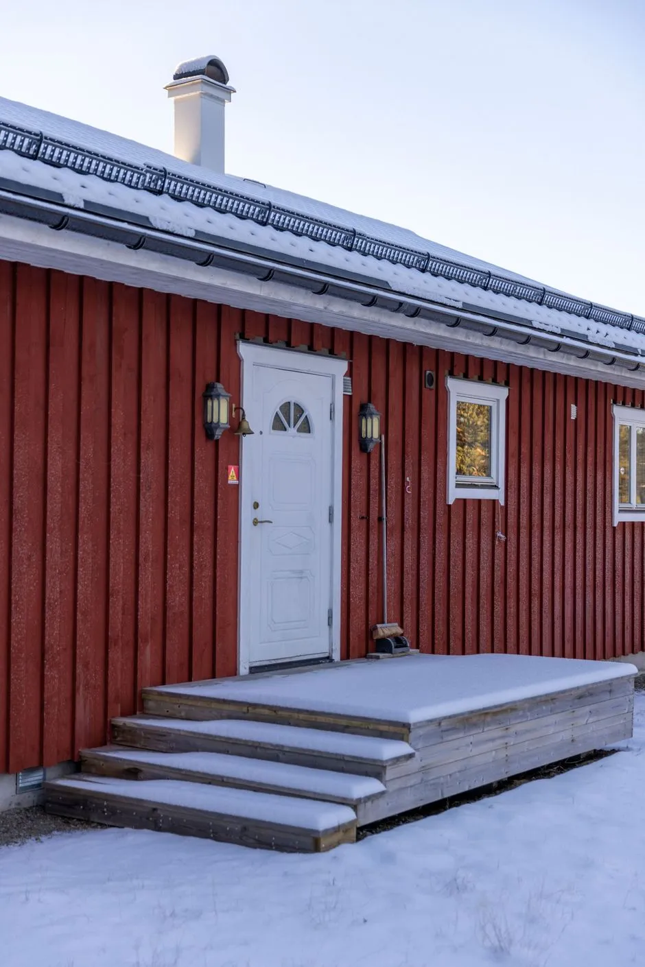 Contemporary 3-Bedroom Country House with Expansive Garden in Lofsdalen - View image 28 of 32