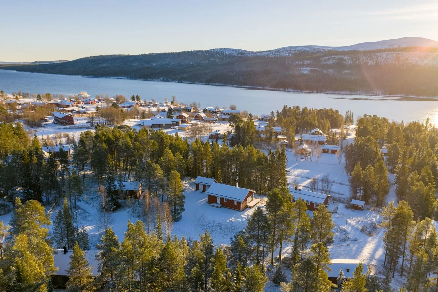 Contemporary 3-Bedroom Country House with Expansive Garden in Lofsdalen - View image 29 of 32