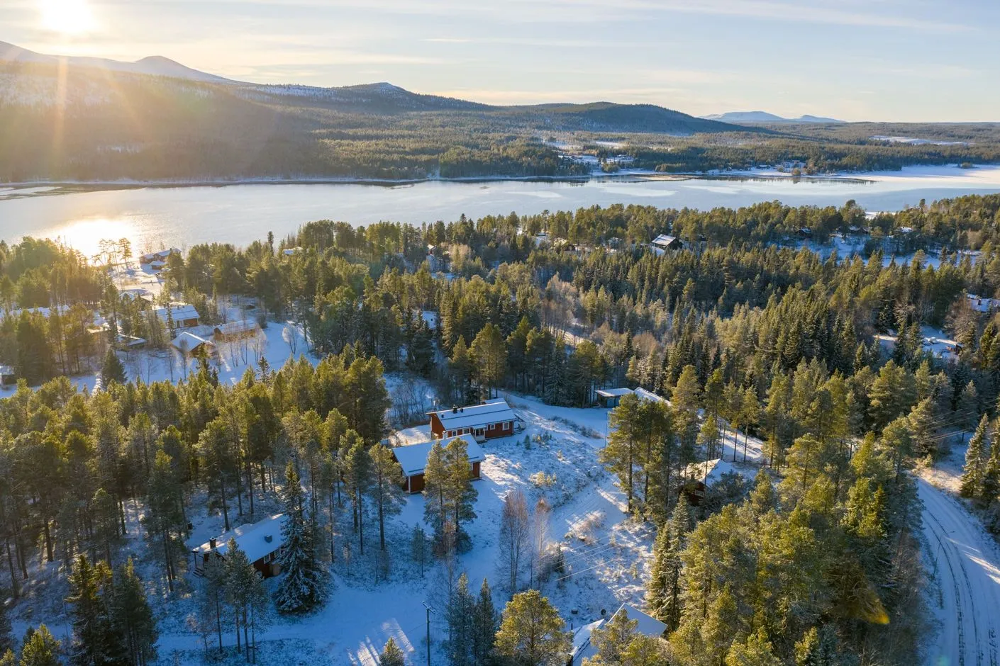 Contemporary 3-Bedroom Country House with Expansive Garden in Lofsdalen - View image 30 of 32