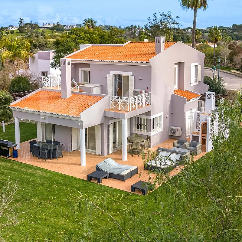 Contemporary 3-Bedroom Villa with Pool and Garden in Scenic Lagoa
