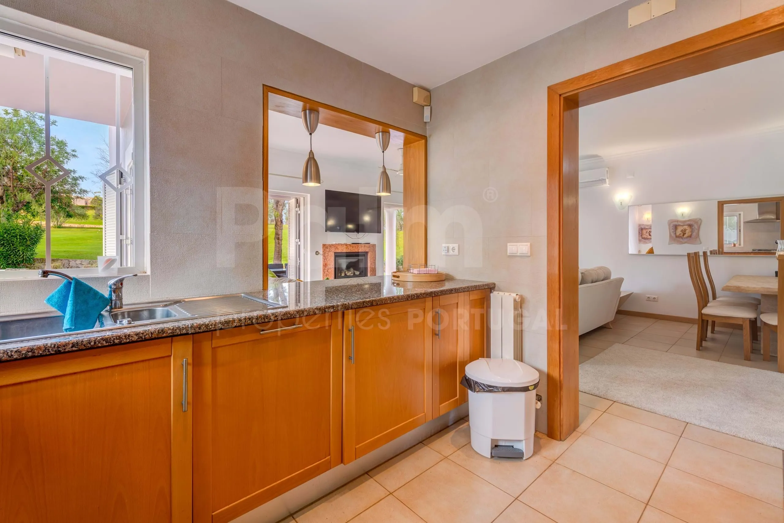 Contemporary 3-Bedroom Villa with Pool and Garden in Scenic Lagoa - View image 15 of 45