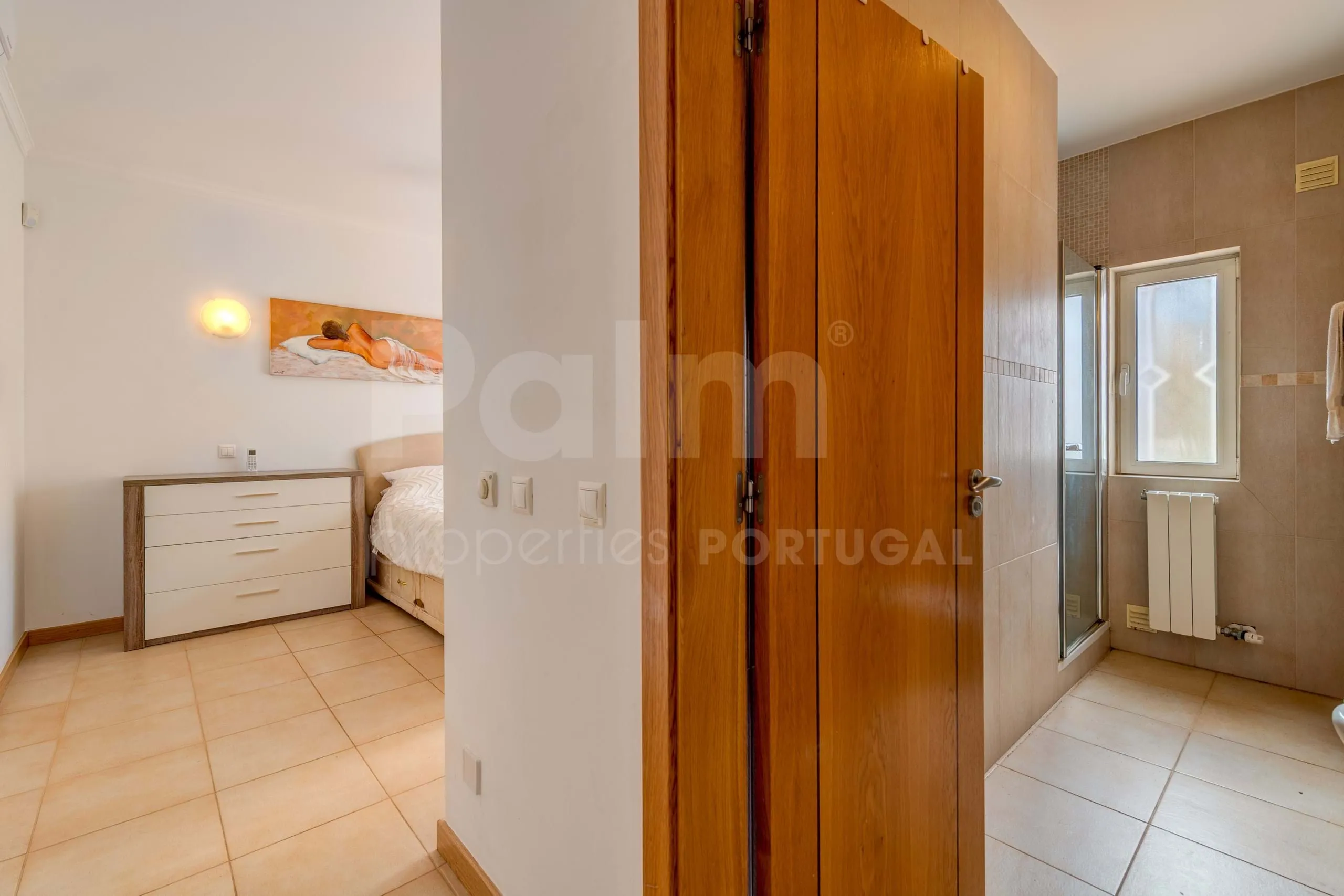 Contemporary 3-Bedroom Villa with Pool and Garden in Scenic Lagoa - View image 17 of 45