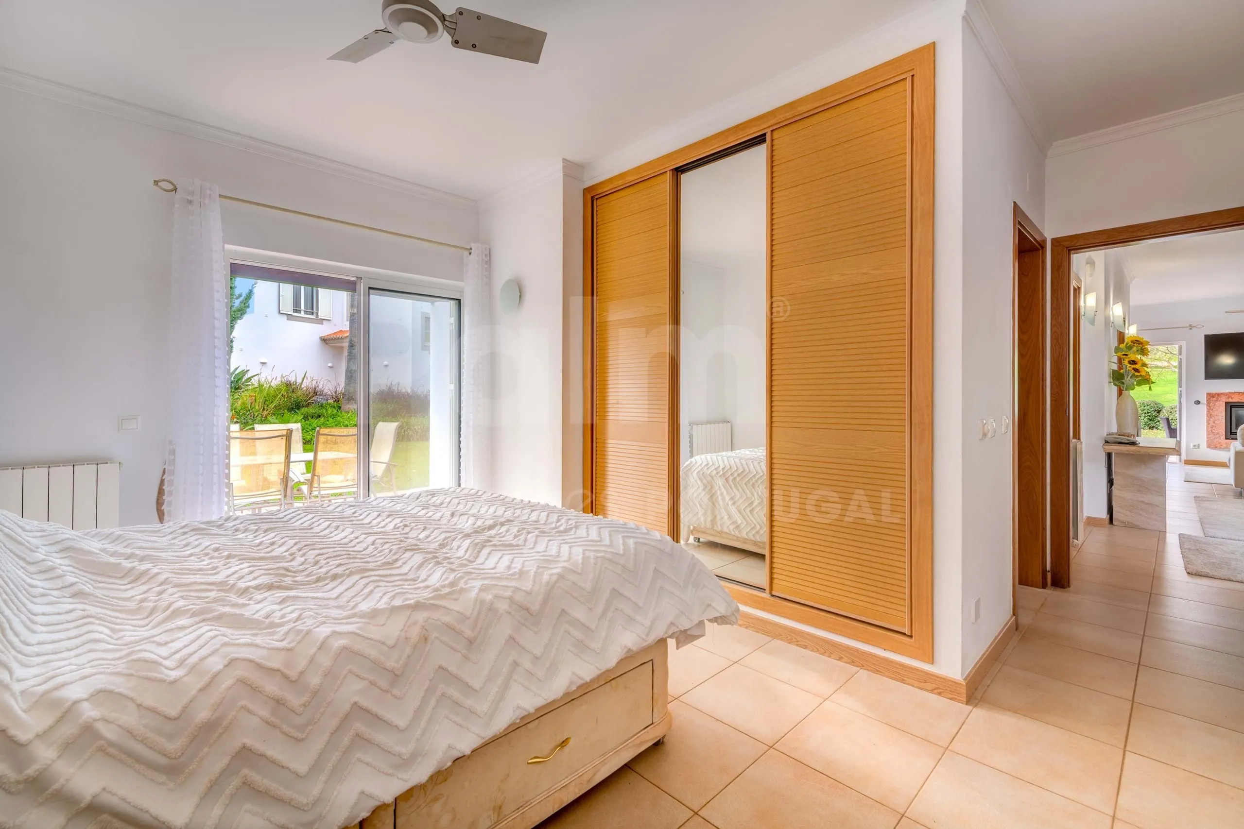 Contemporary 3-Bedroom Villa with Pool and Garden in Scenic Lagoa - View image 19 of 45