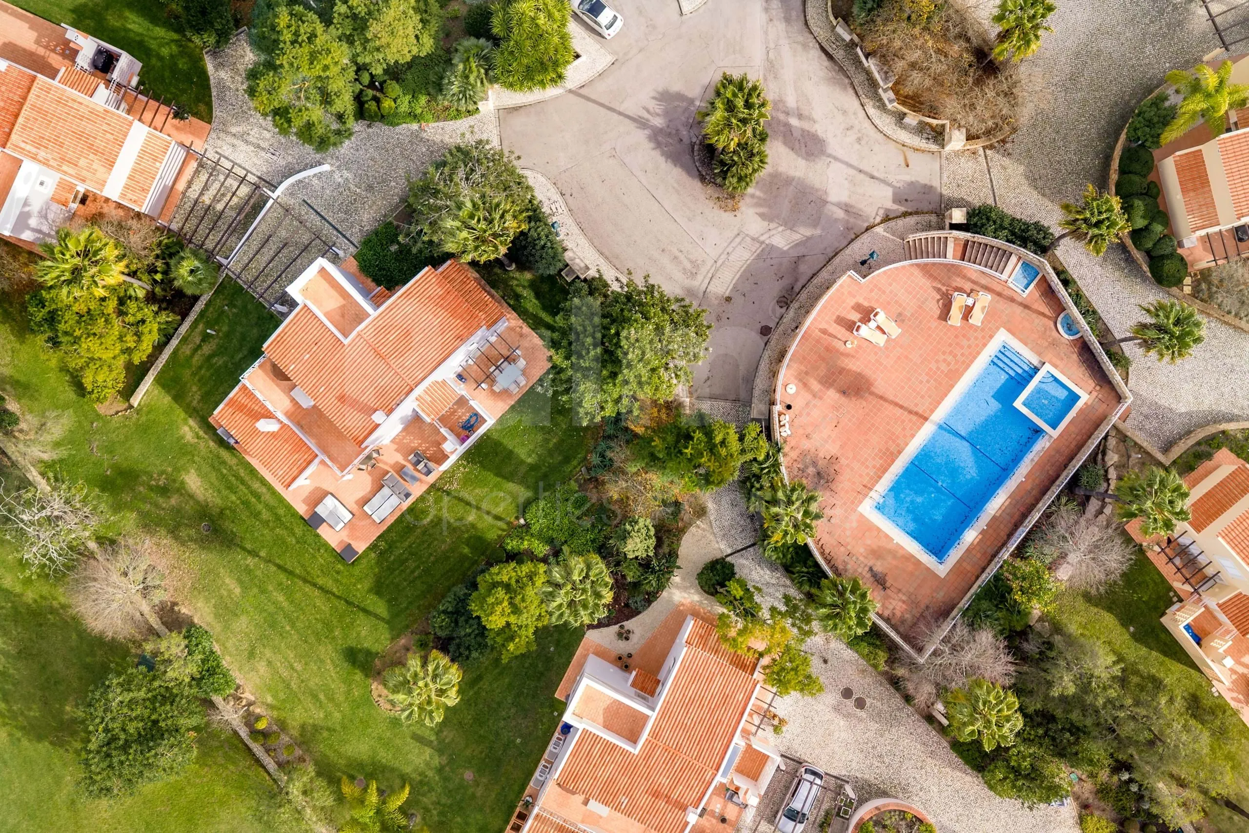 Contemporary 3-Bedroom Villa with Pool and Garden in Scenic Lagoa - View image 39 of 45