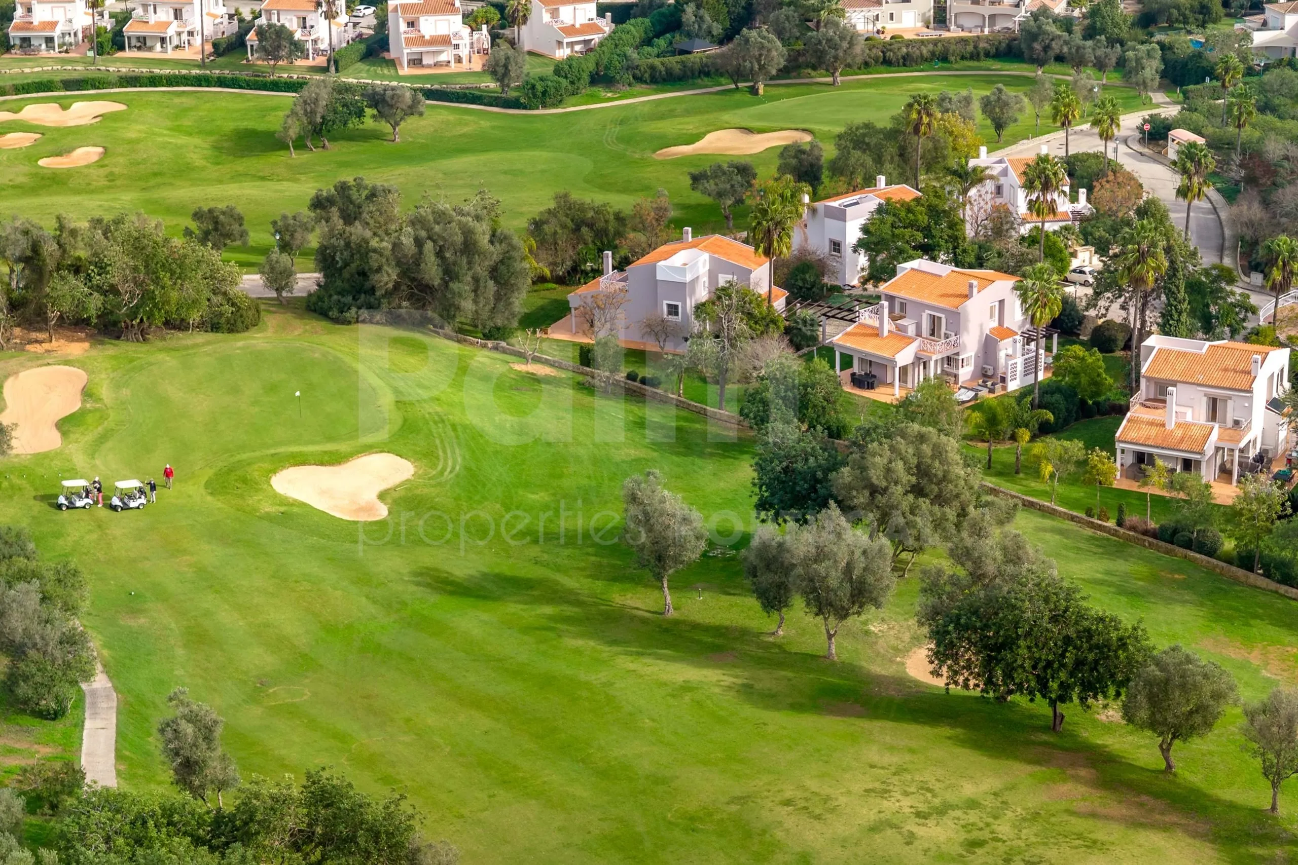 Contemporary 3-Bedroom Villa with Pool and Garden in Scenic Lagoa - View image 42 of 45