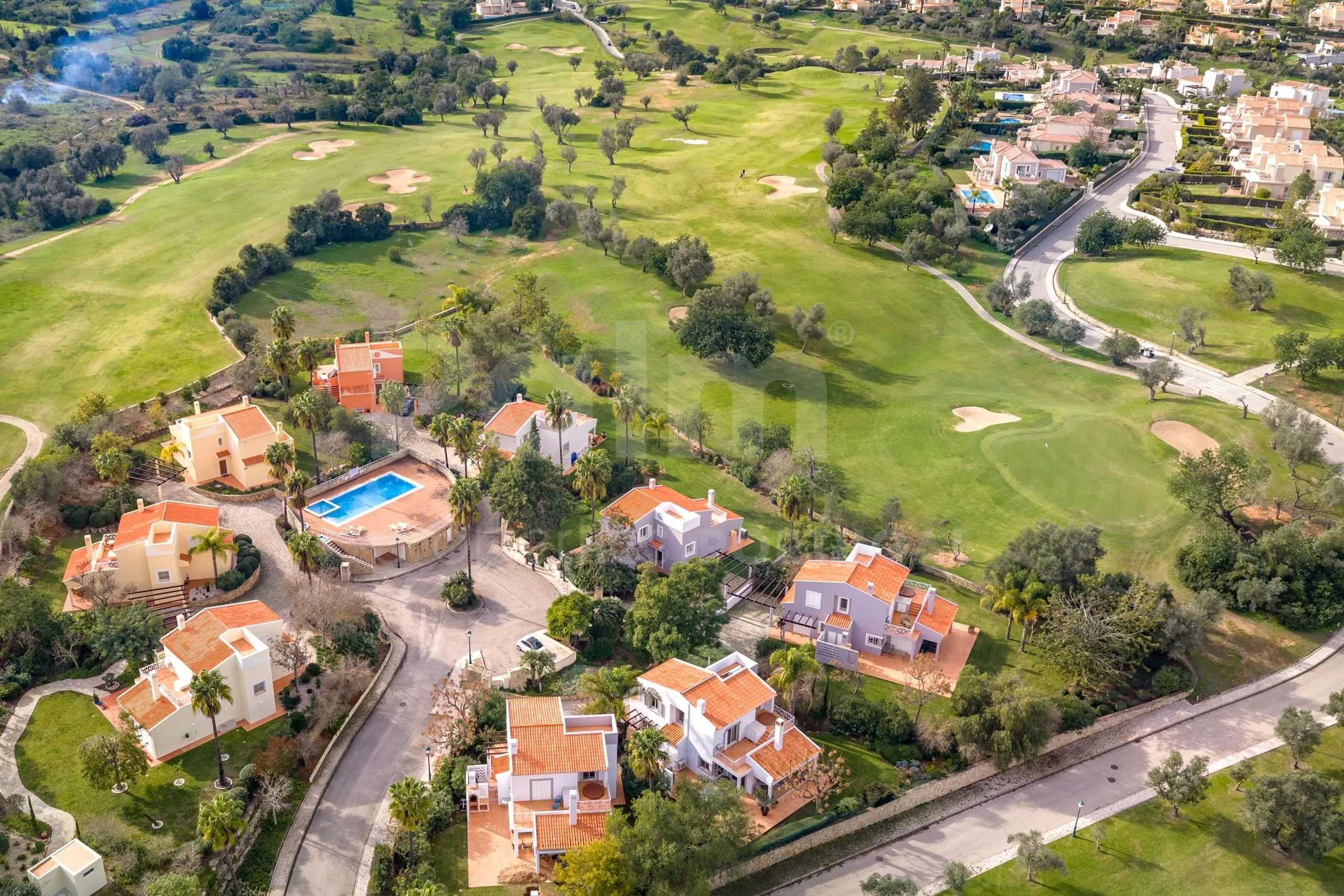 Contemporary 3-Bedroom Villa with Pool and Garden in Scenic Lagoa - View image 43 of 45