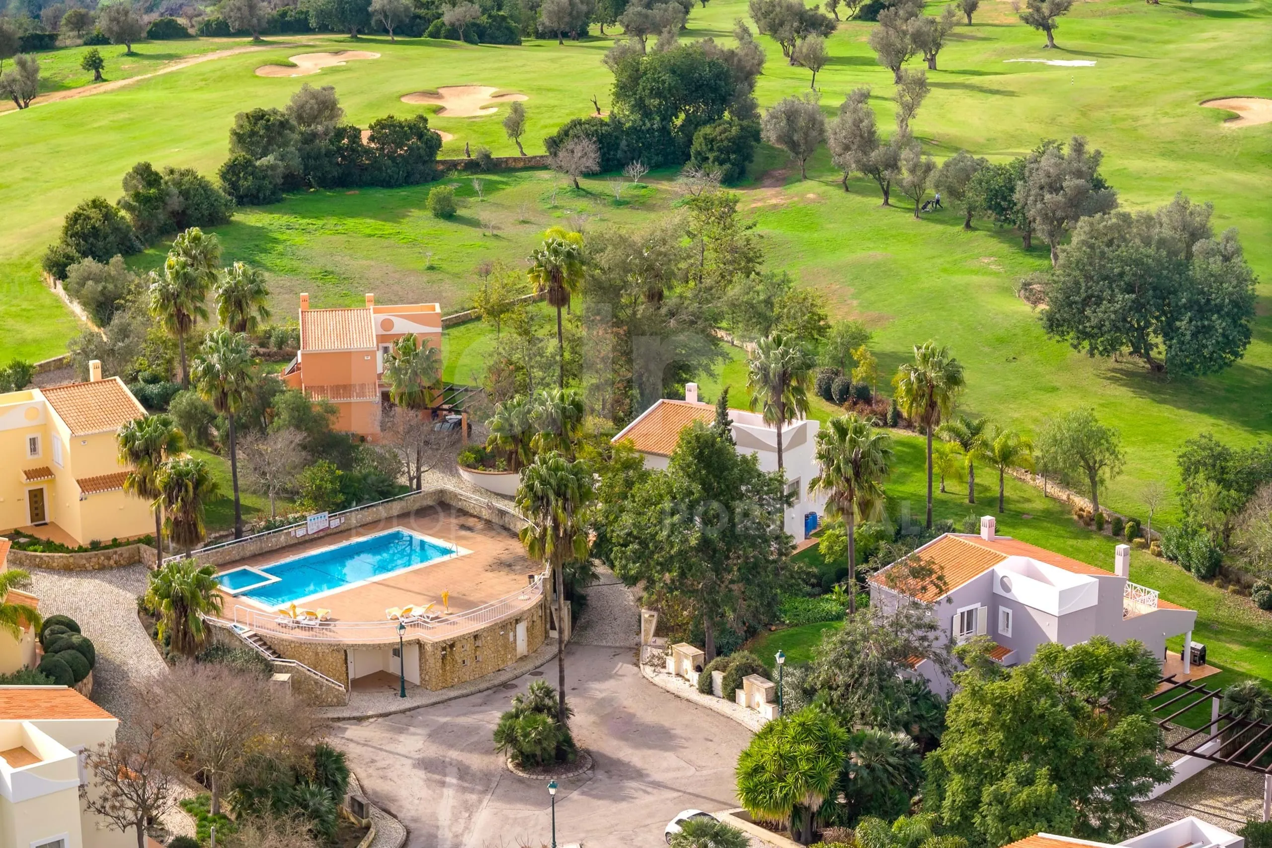 Contemporary 3-Bedroom Villa with Pool and Garden in Scenic Lagoa - View image 44 of 45