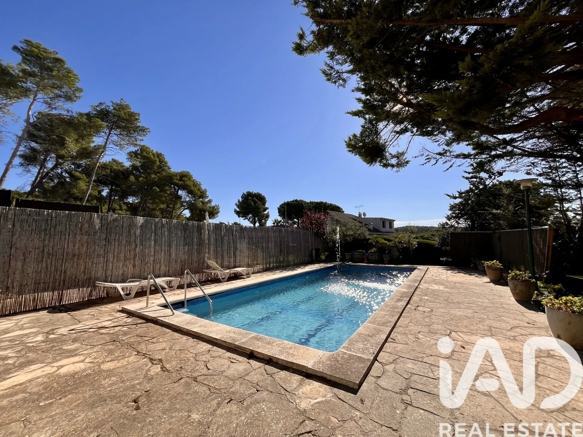 1970s Begues House with Pool and Garden Near Barcelona - Image 3