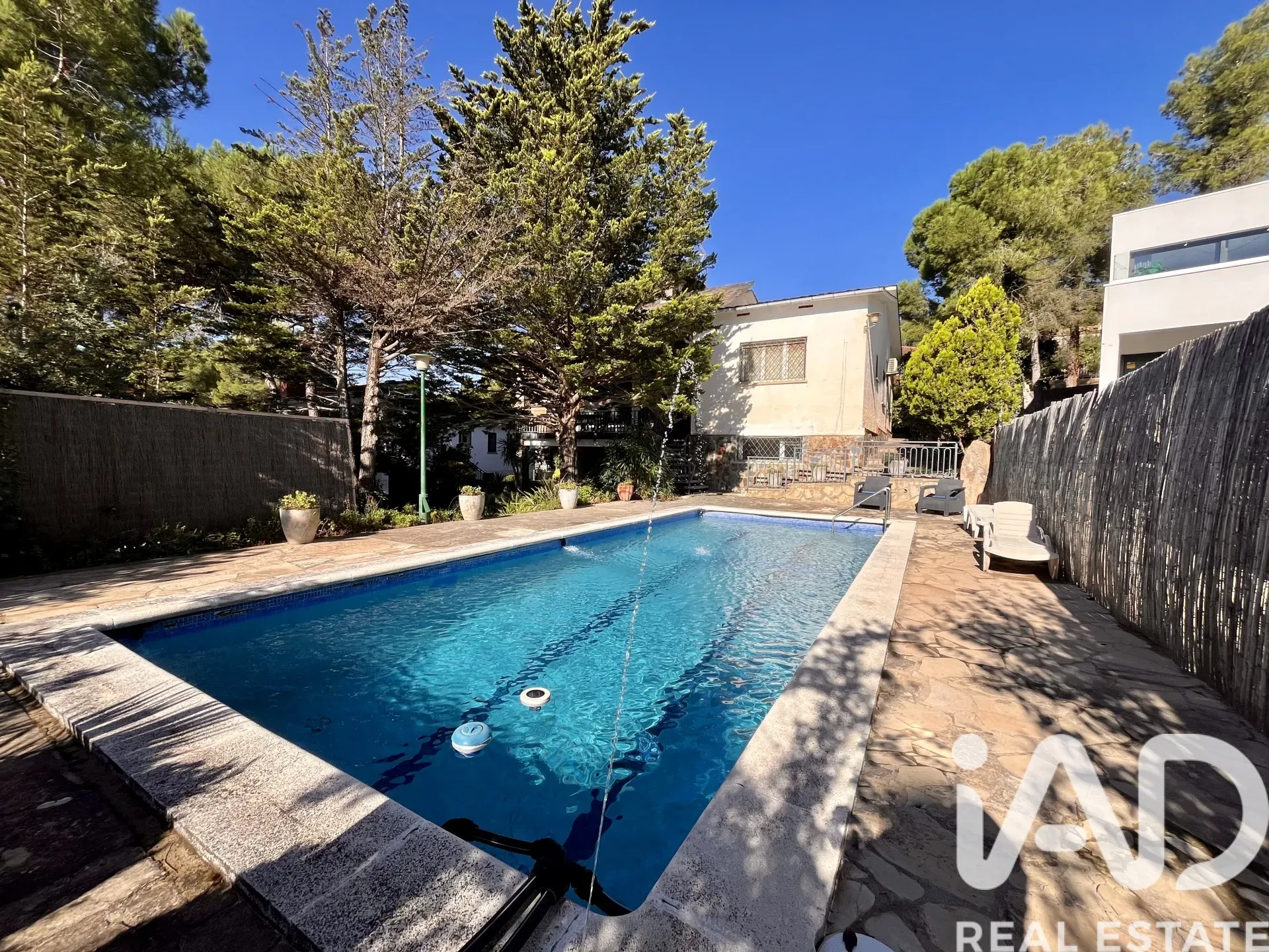 1970s Begues House with Pool and Garden Near Barcelona - Image 4