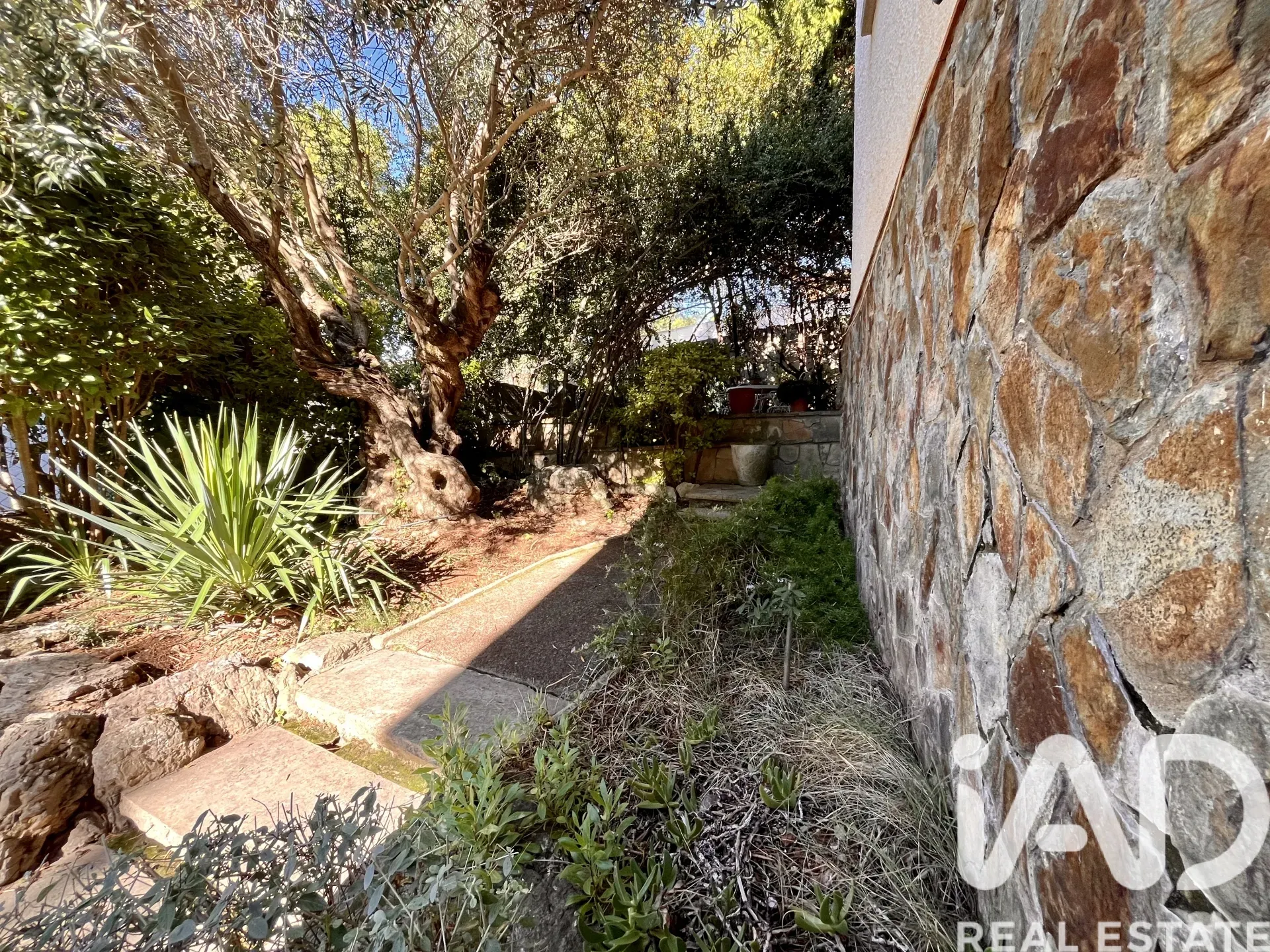 1970s Begues House with Pool and Garden Near Barcelona - View image 8 of 39