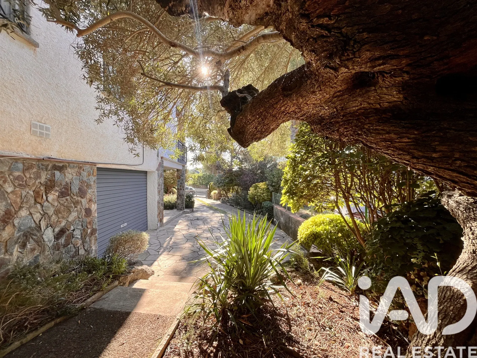 1970s Begues House with Pool and Garden Near Barcelona - View image 38 of 39