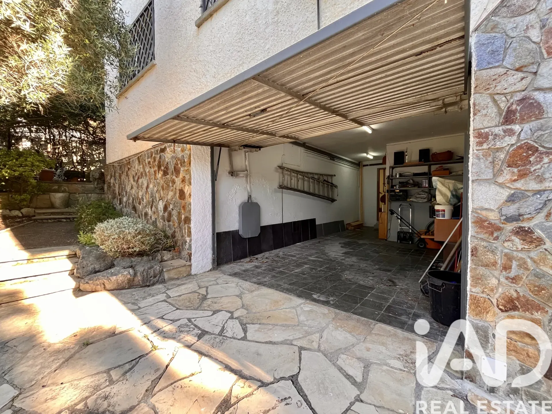 1970s Begues House with Pool and Garden Near Barcelona - View image 39 of 39