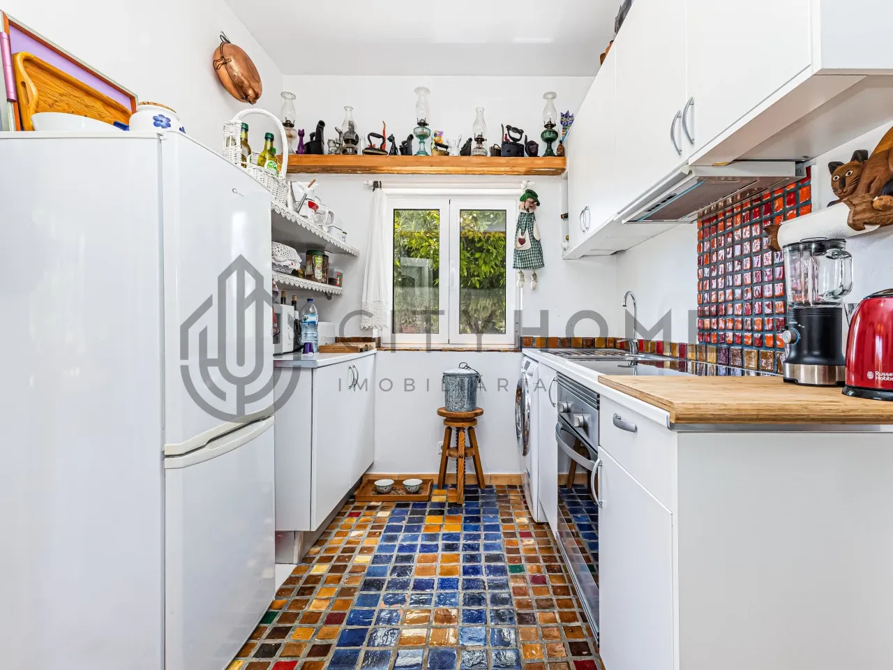 Charming 2-Bedroom House with Expansive Garden in Alcantarilha e Pêra - Image 5