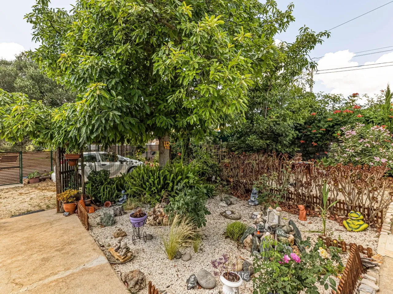 Charming 2-Bedroom House with Expansive Garden in Alcantarilha e Pêra - View image 18 of 24