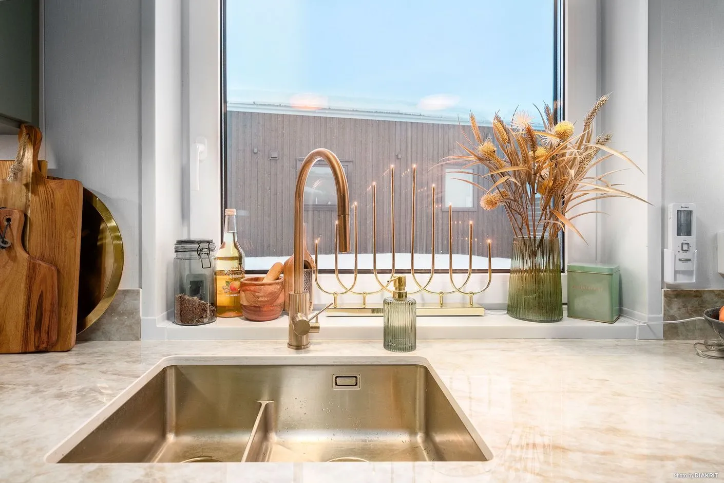 Modern Four-Bedroom House in Hemavan With Contemporary Design - Image 5