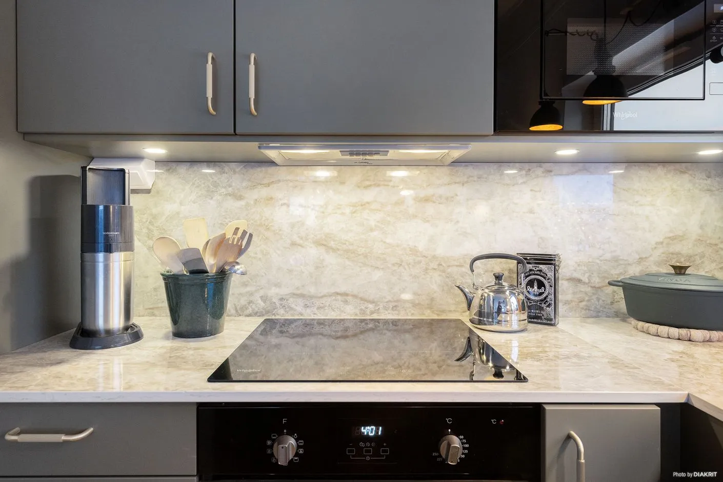 Modern Four-Bedroom House in Hemavan With Contemporary Design - View image 6 of 34