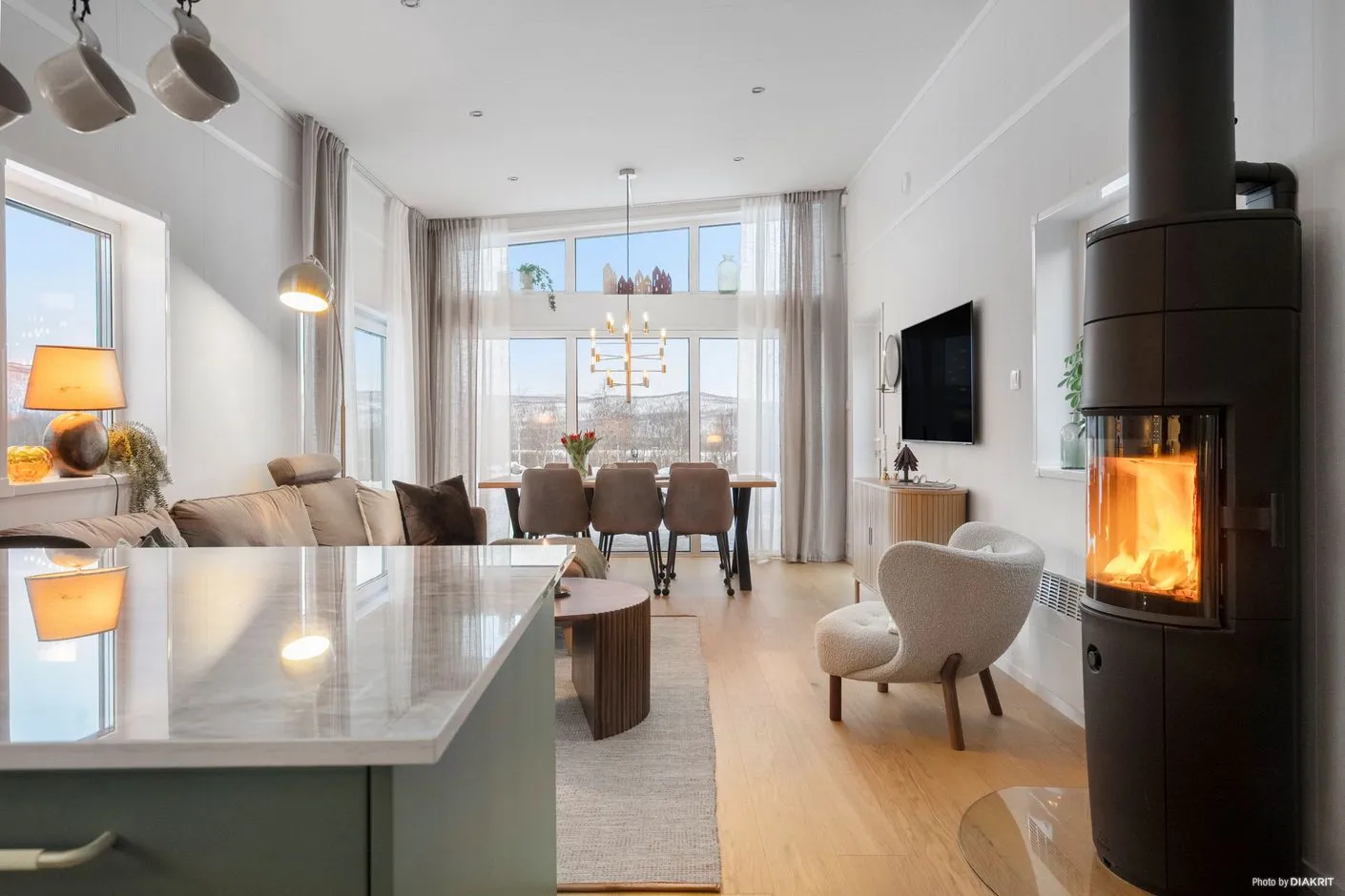 Modern Four-Bedroom House in Hemavan With Contemporary Design - View image 12 of 34