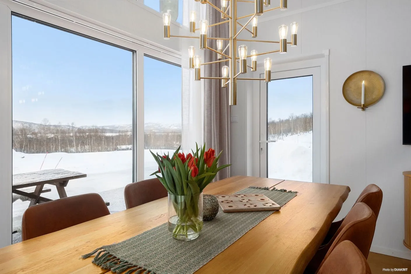 Modern Four-Bedroom House in Hemavan With Contemporary Design - View image 15 of 34