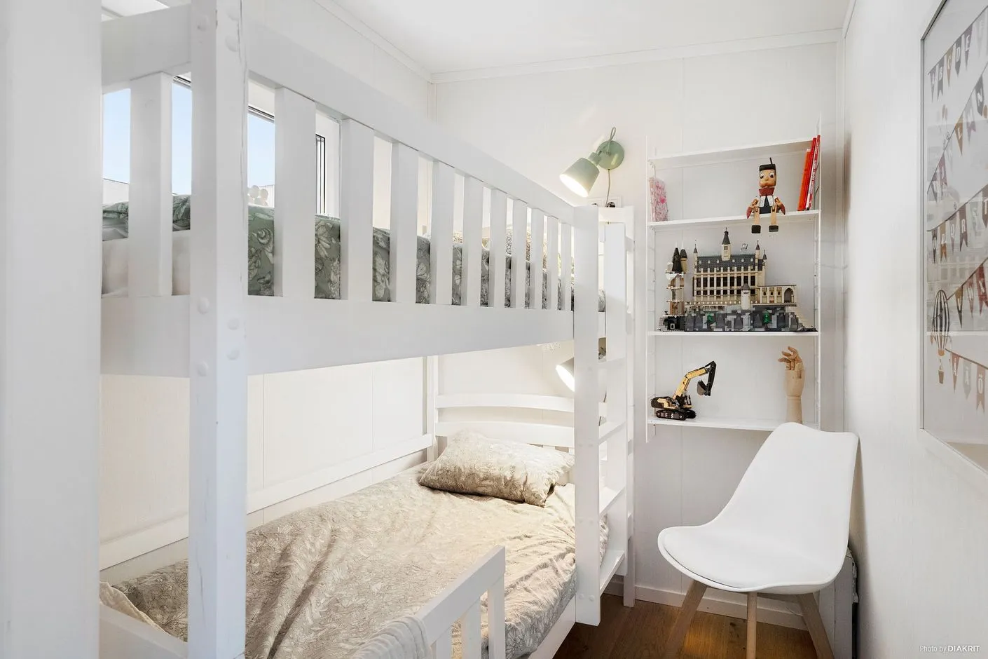 Modern Four-Bedroom House in Hemavan With Contemporary Design - View image 18 of 34