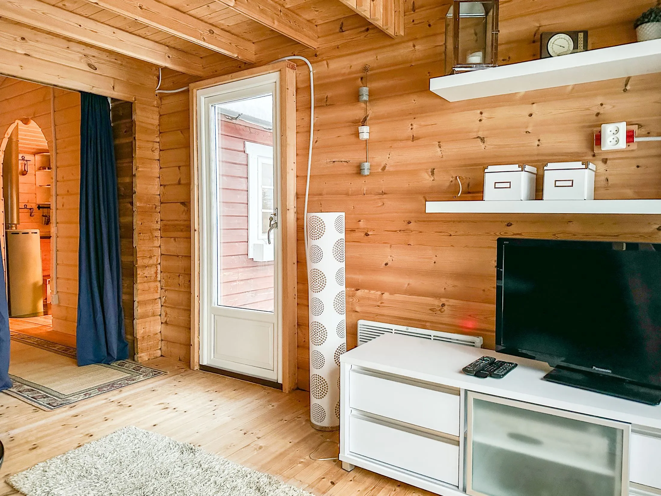 Kompakt 2010-hus med expansiv trädgård i Klimpfjäll, Sverige - Visa bild 7 av 19