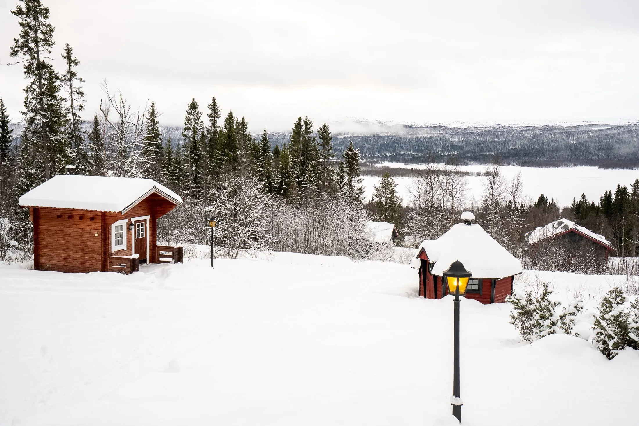 Kompakt 2010-hus med expansiv trädgård i Klimpfjäll, Sverige - Visa bild 14 av 19