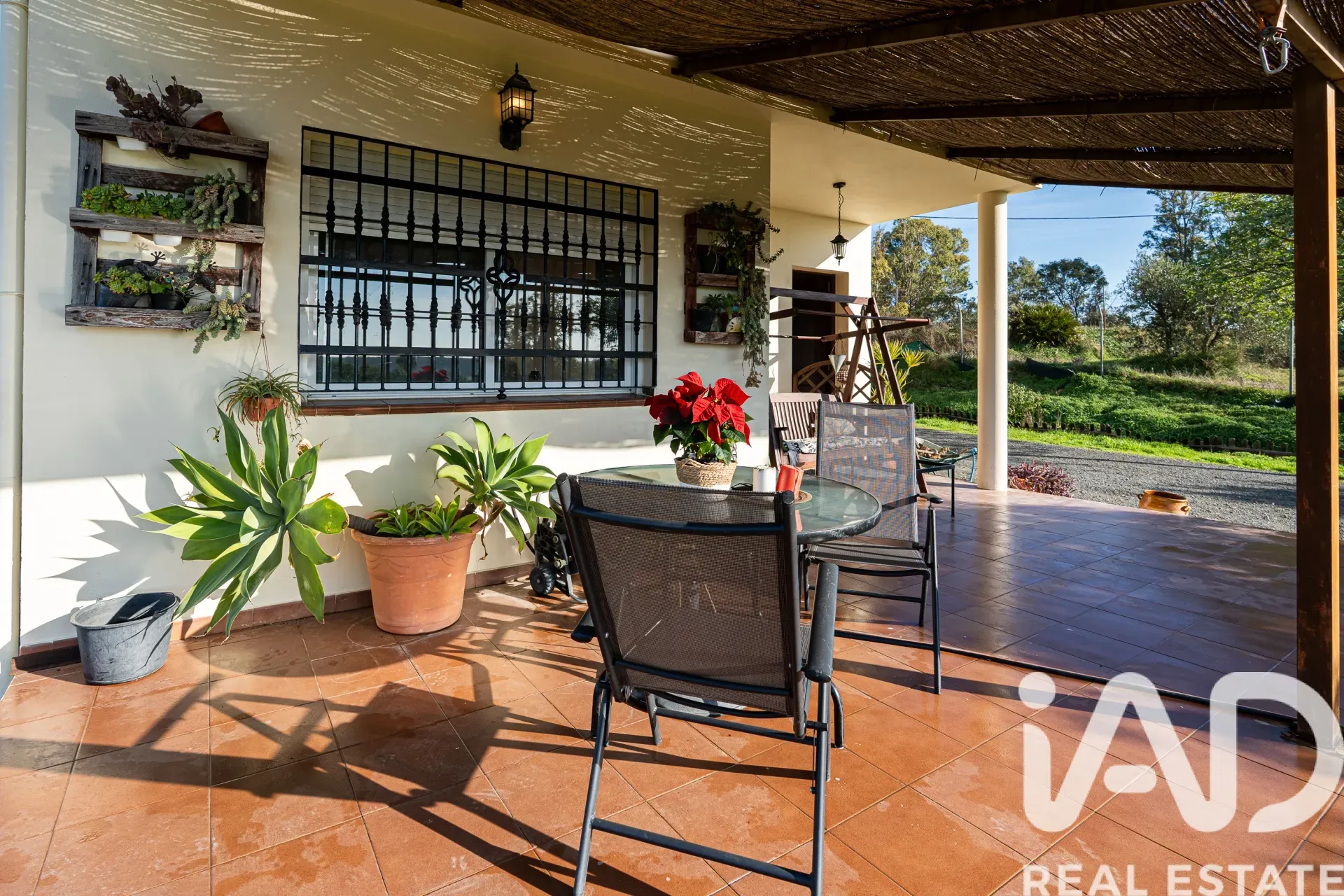 Modern 3-Bedroom Country House with Expansive Garden in Gibraleón, Spain - Image 5