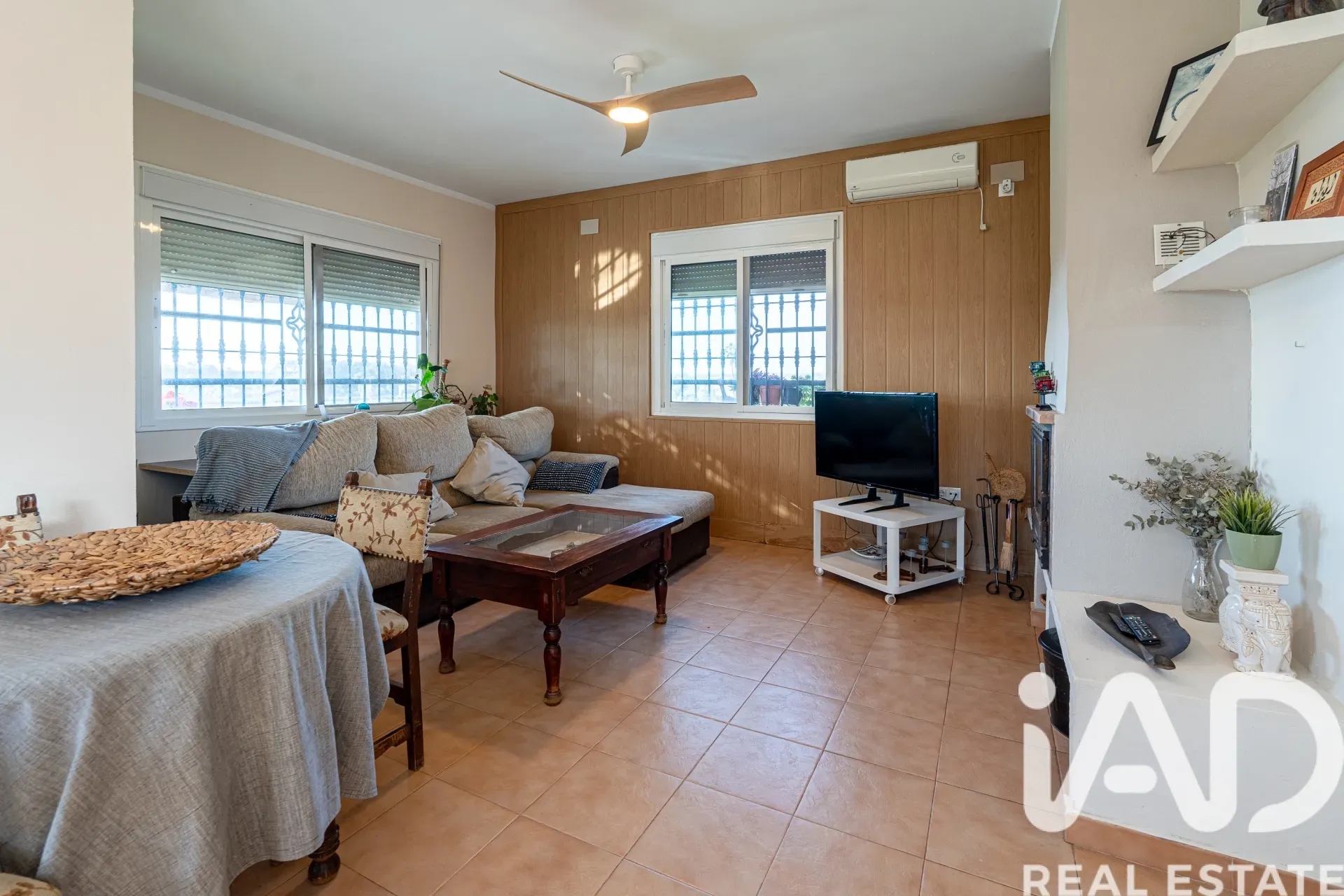 Modern 3-Bedroom Country House with Expansive Garden in Gibraleón, Spain - View image 19 of 35