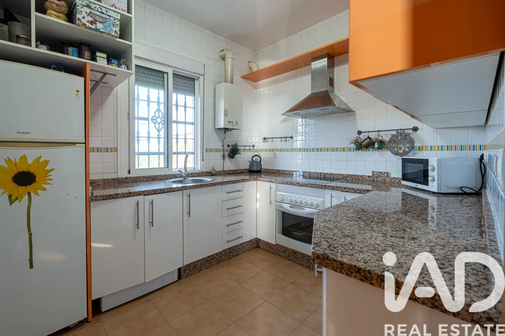 Modern 3-Bedroom Country House with Expansive Garden in Gibraleón, Spain - View image 22 of 35