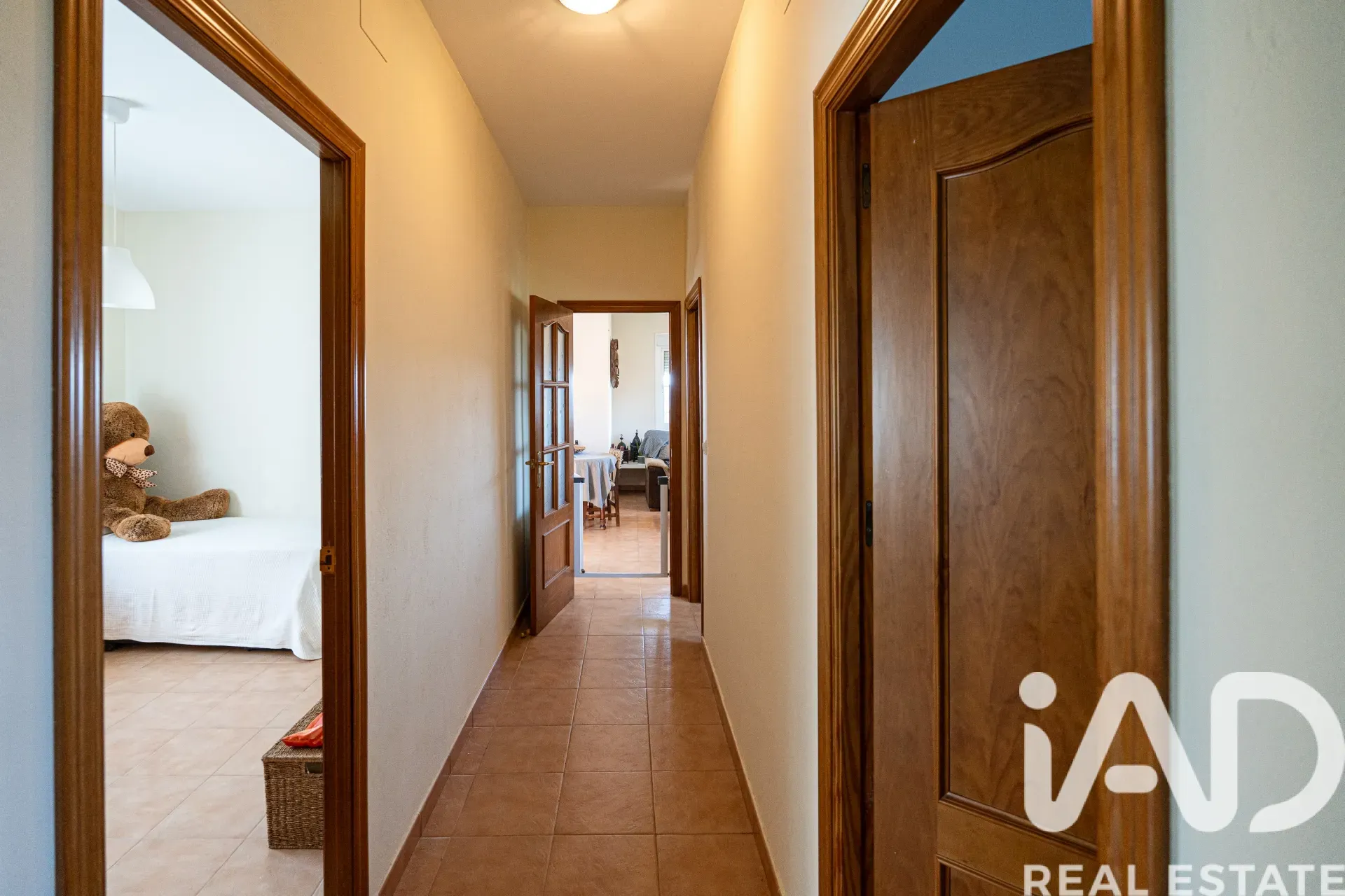 Modern 3-Bedroom Country House with Expansive Garden in Gibraleón, Spain - View image 23 of 35