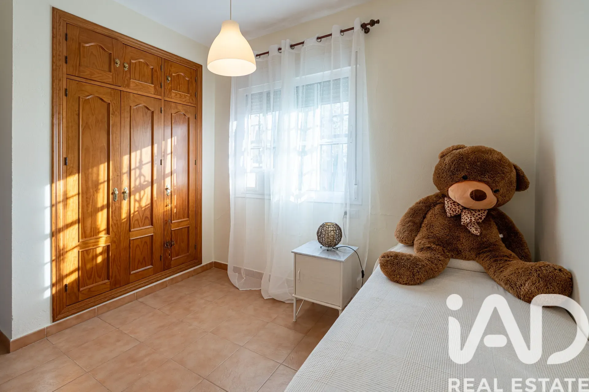 Modern 3-Bedroom Country House with Expansive Garden in Gibraleón, Spain - View image 24 of 35