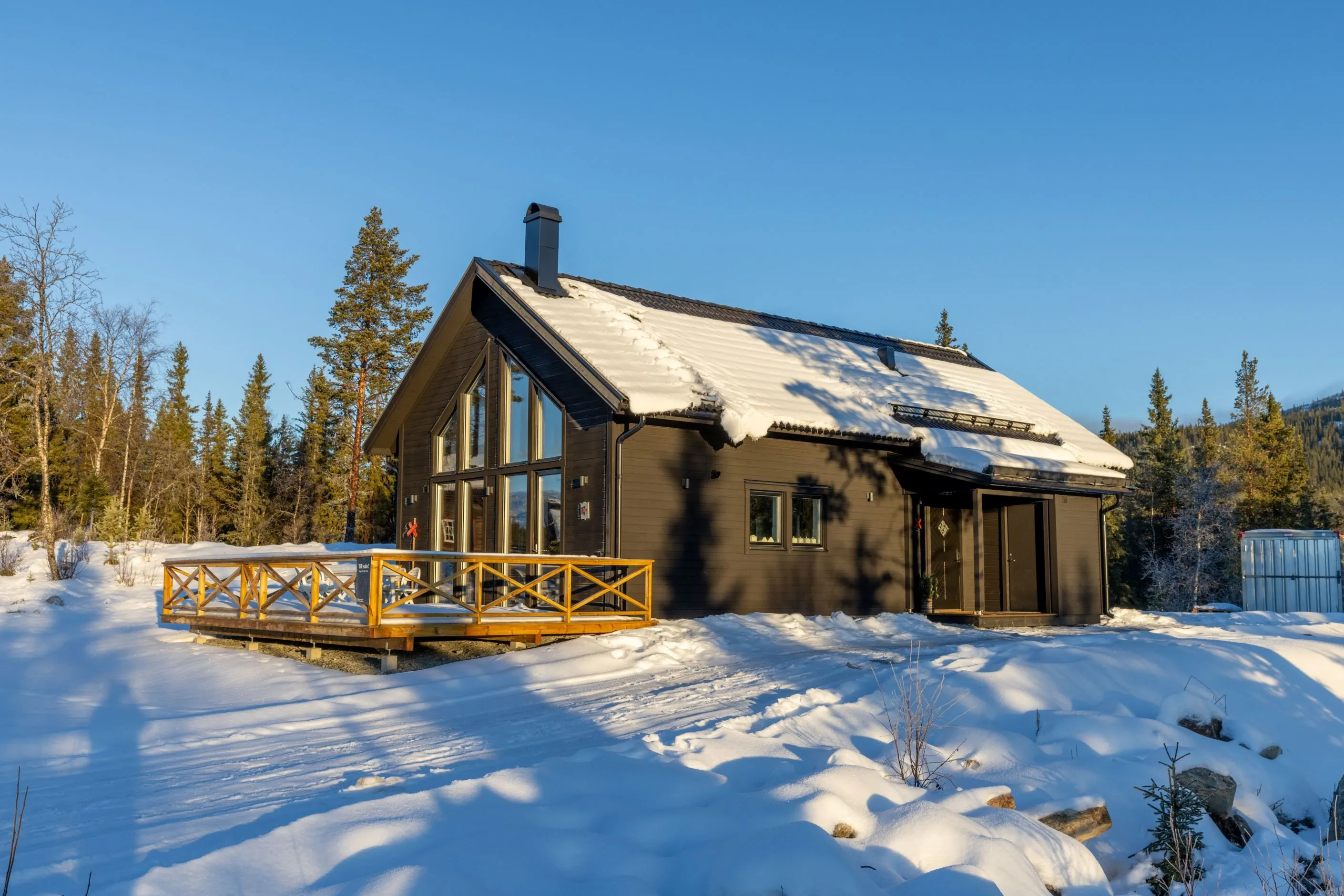 Modern 3-Bedroom Country House in Funäsdalen with Expansive Plot - Image 1