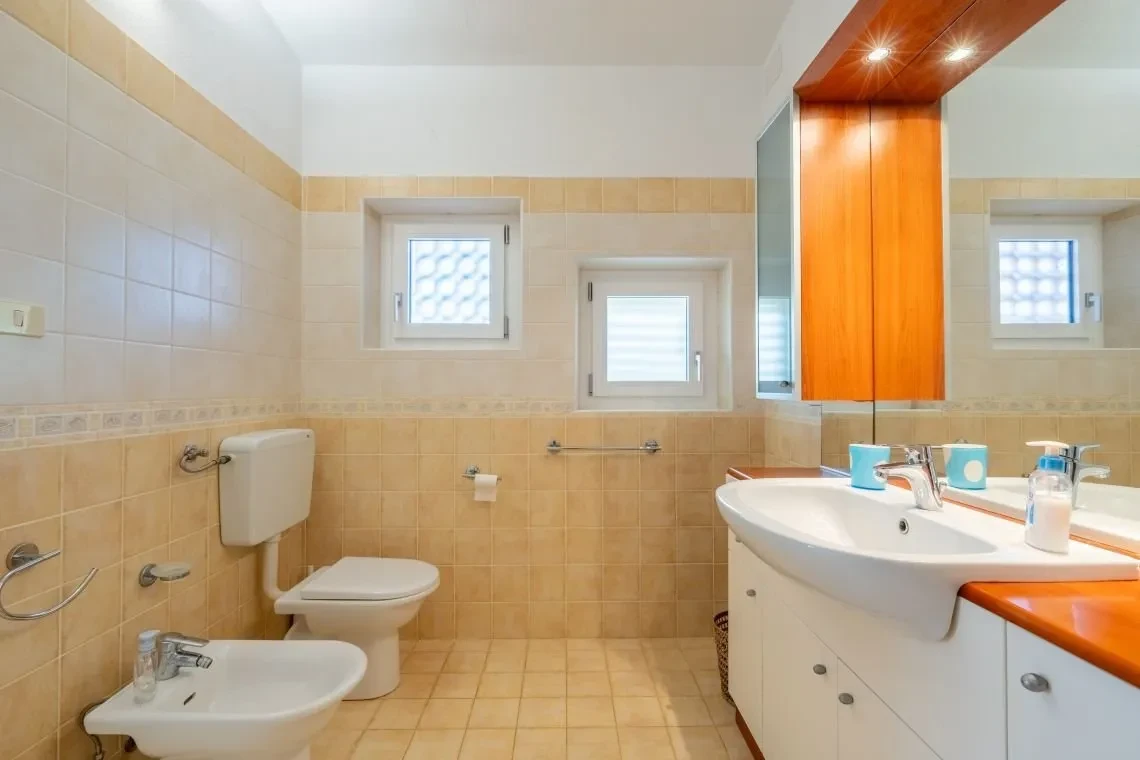 Villa de 5 dormitorios frente al mar con piscina infinita en Costa Paradiso, Cerdeña - Ver imagen 47 de 55