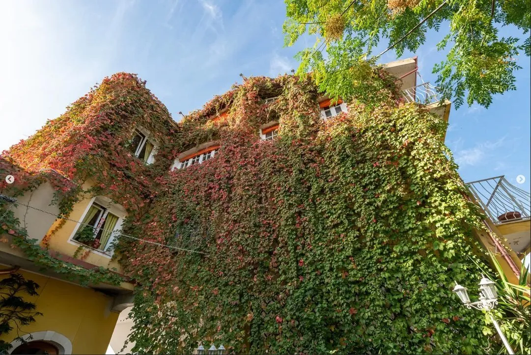 Expansive 7-Bedroom Residence with Balconies in Scenic South Sardinia - Image 2