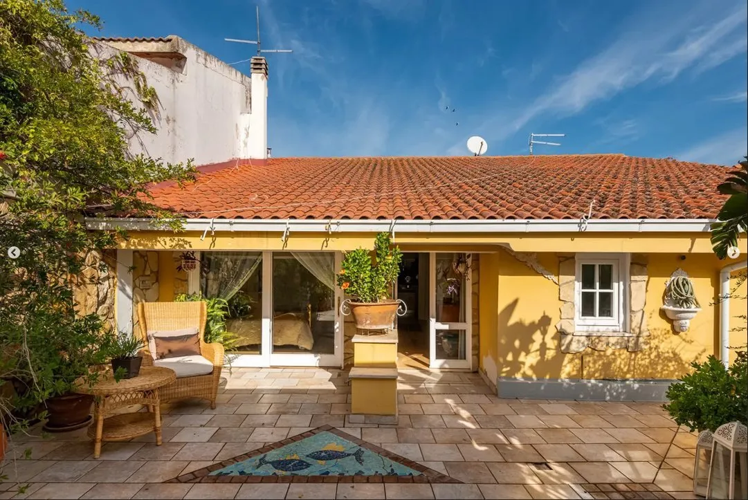 Expansive 7-Bedroom Residence with Balconies in Scenic South Sardinia - Image 4