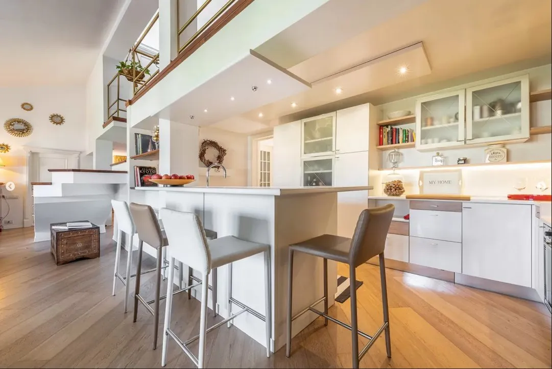 Expansive 7-Bedroom Residence with Balconies in Scenic South Sardinia - View image 11 of 48