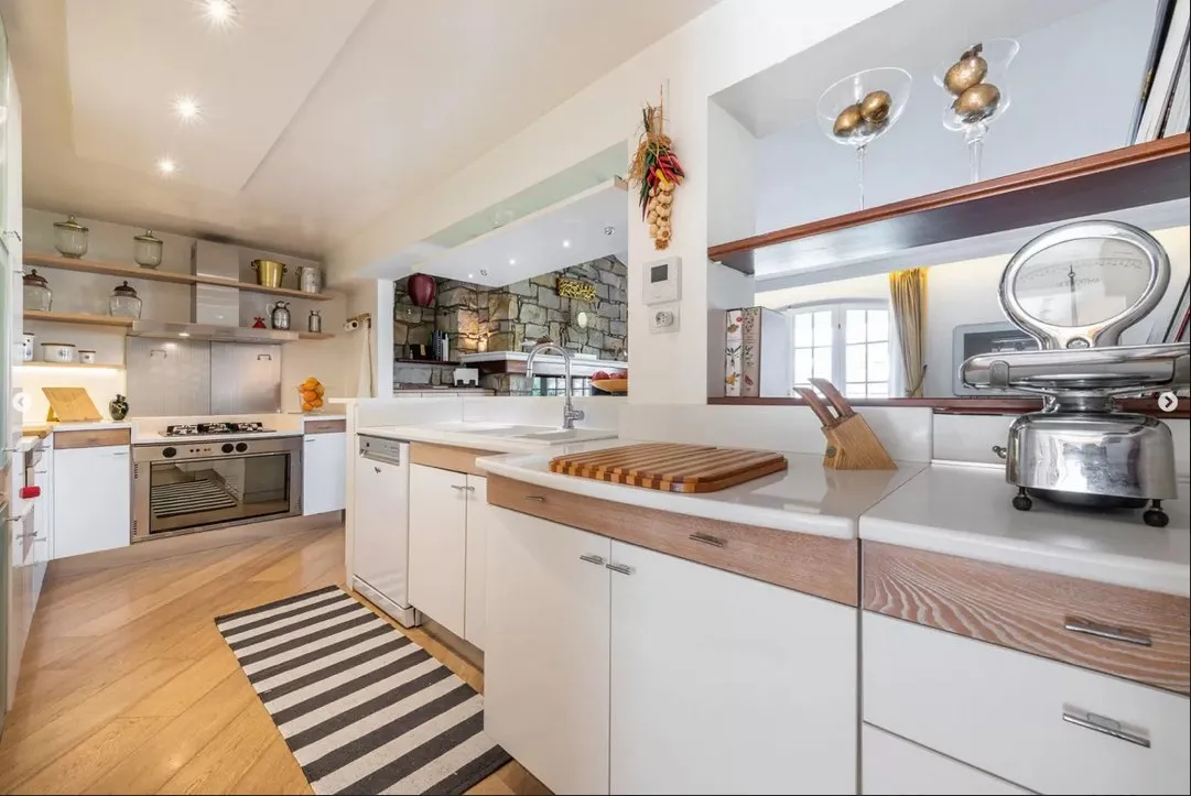 Expansive 7-Bedroom Residence with Balconies in Scenic South Sardinia - View image 12 of 48