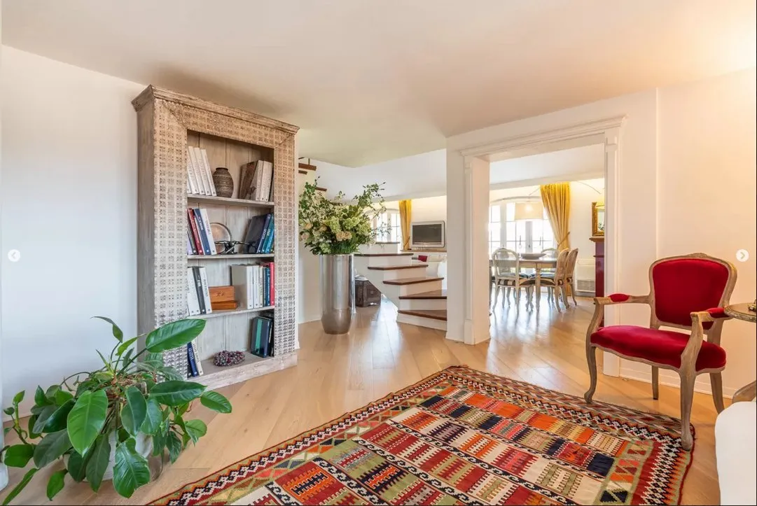 Expansive 7-Bedroom Residence with Balconies in Scenic South Sardinia - View image 21 of 48