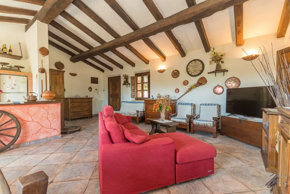 Sardinian Retreat: 5-Bedroom Estate with Pool and Olive Grove in Arzachena - View image 12 of 41