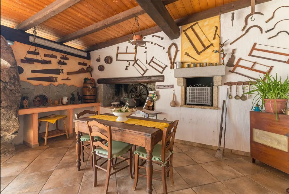 Sardinian Retreat: 5-Bedroom Estate with Pool and Olive Grove in Arzachena - View image 17 of 41