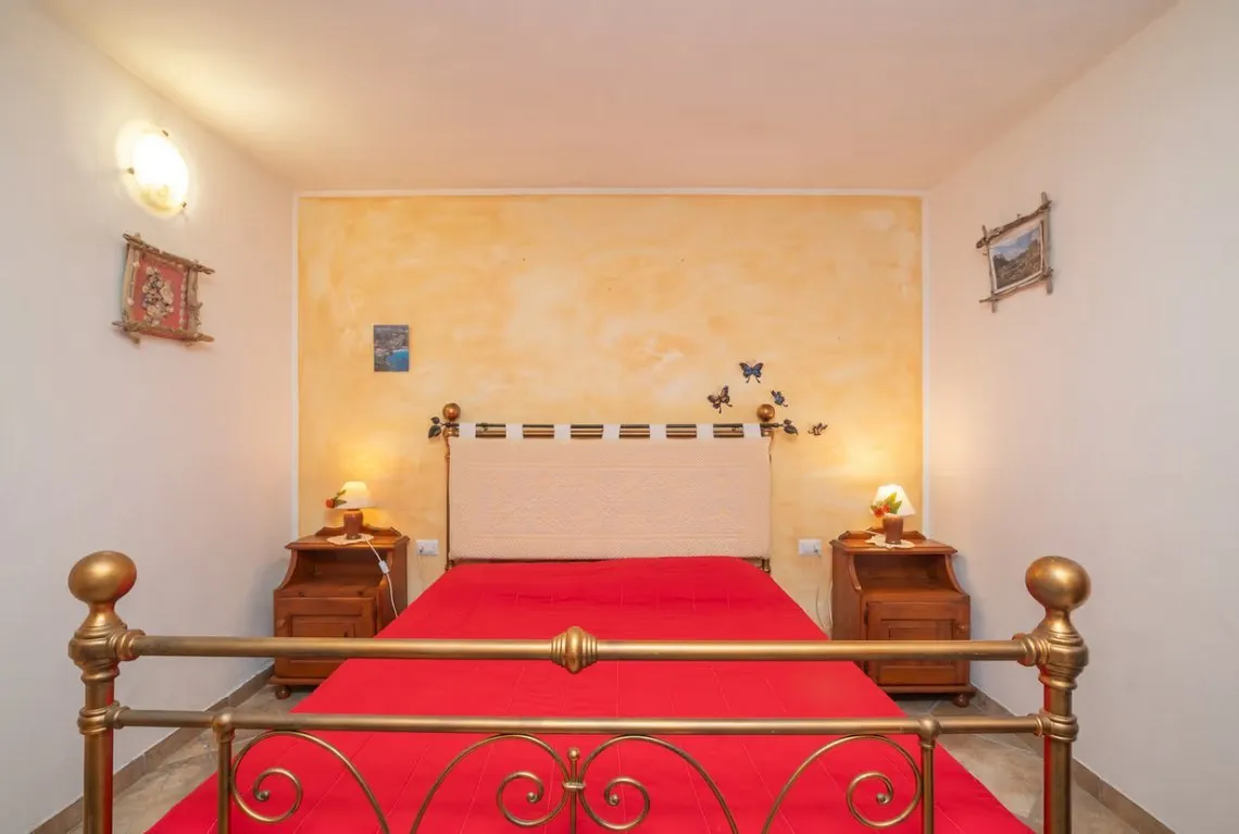 Sardinian Retreat: 5-Bedroom Estate with Pool and Olive Grove in Arzachena - View image 32 of 41