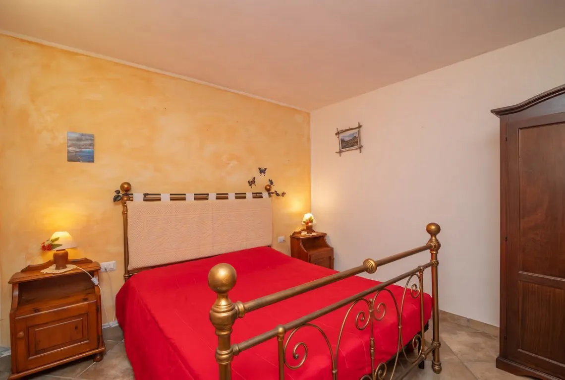 Sardinian Retreat: 5-Bedroom Estate with Pool and Olive Grove in Arzachena - View image 34 of 41