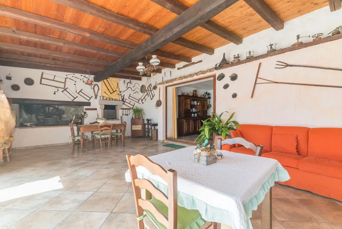 Sardinian Retreat: 5-Bedroom Estate with Pool and Olive Grove in Arzachena - View image 36 of 41