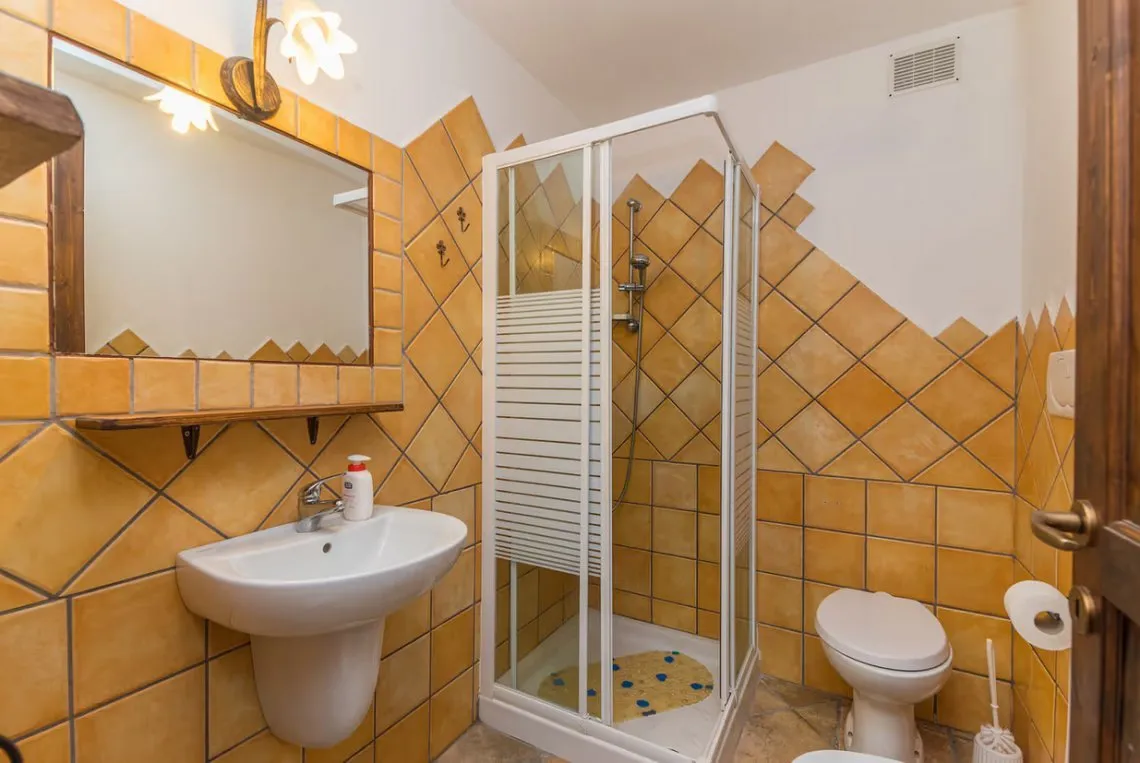 Sardinian Retreat: 5-Bedroom Estate with Pool and Olive Grove in Arzachena - View image 37 of 41