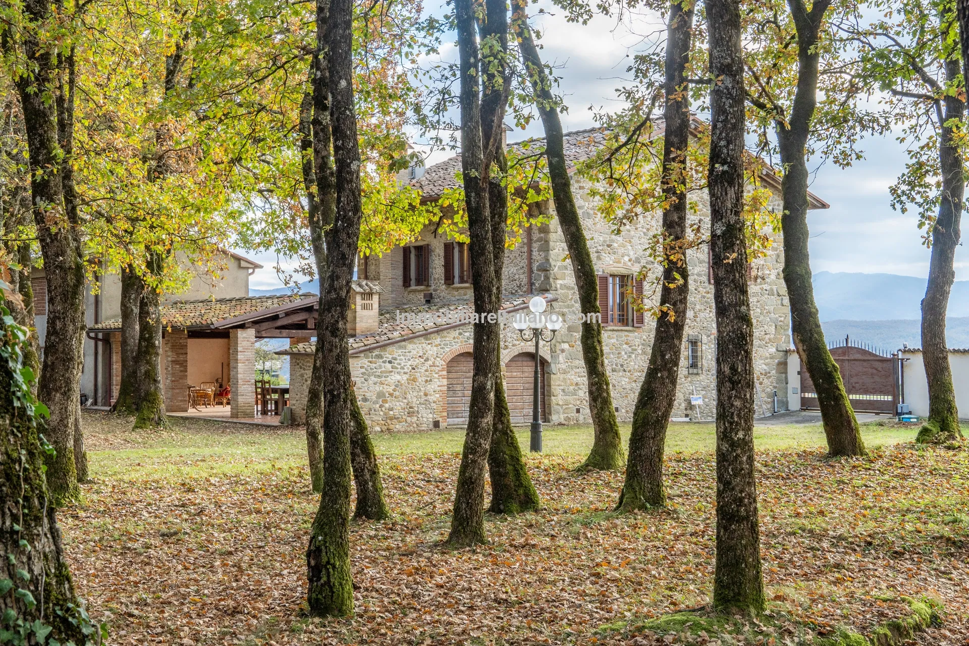 Tuscan Country House with Barn Conversion Potential near Anghiari - View image 16 of 73