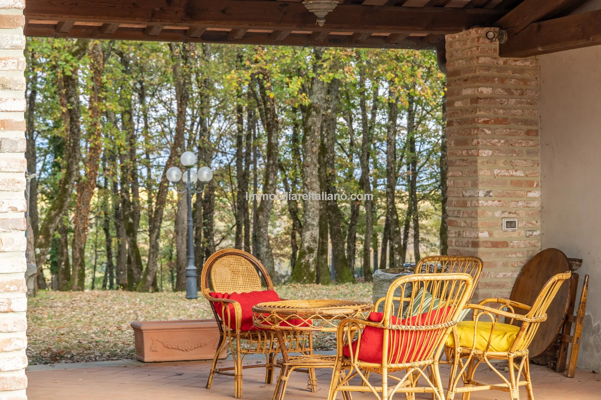 Tuscan Country House with Barn Conversion Potential near Anghiari - View image 17 of 73