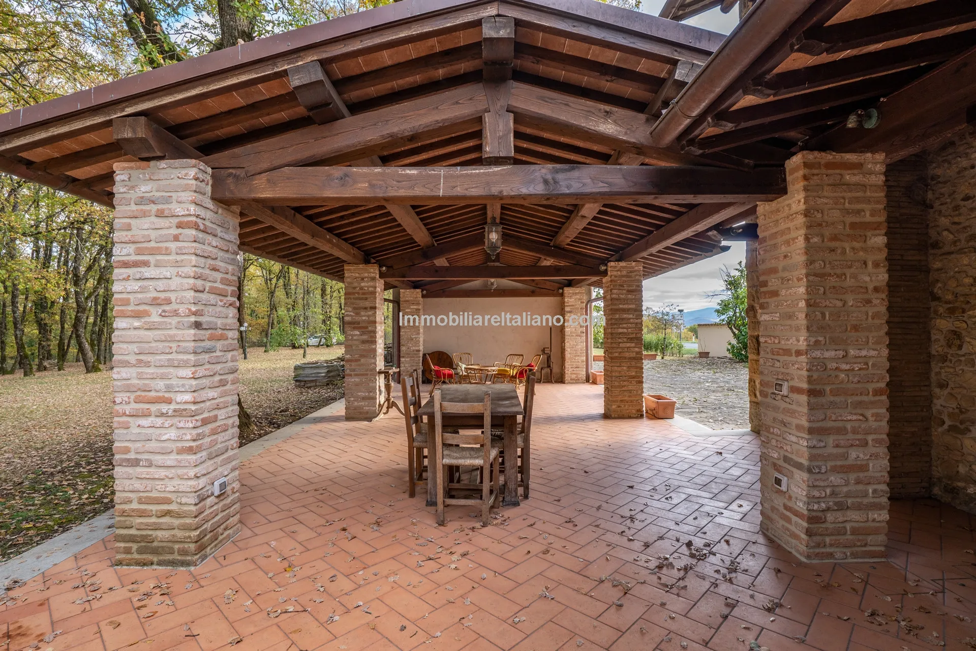 Tuscan Country House with Barn Conversion Potential near Anghiari - View image 21 of 73