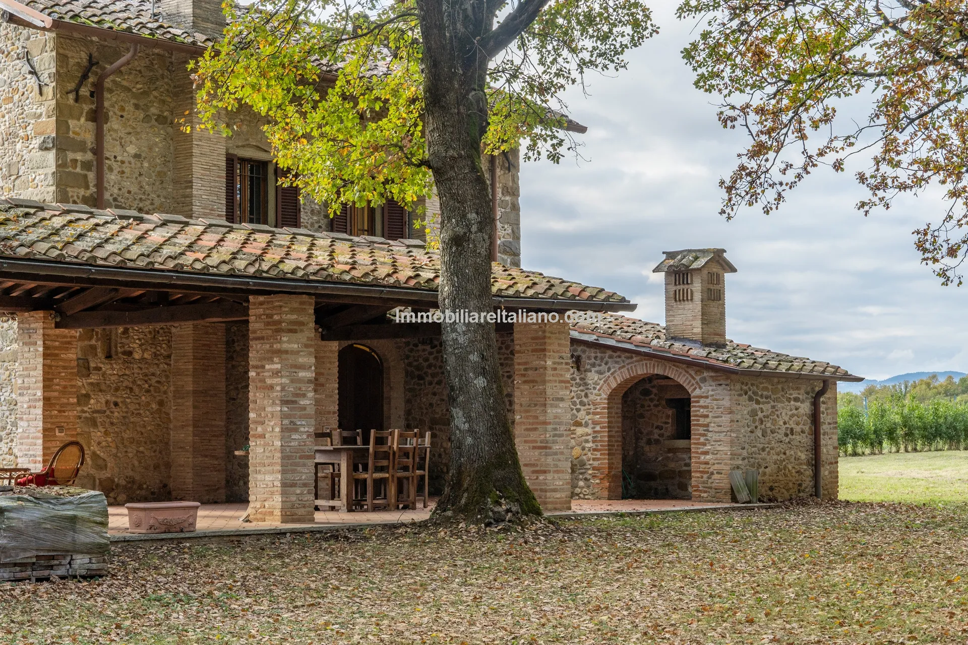 Tuscan Country House with Barn Conversion Potential near Anghiari - View image 29 of 73