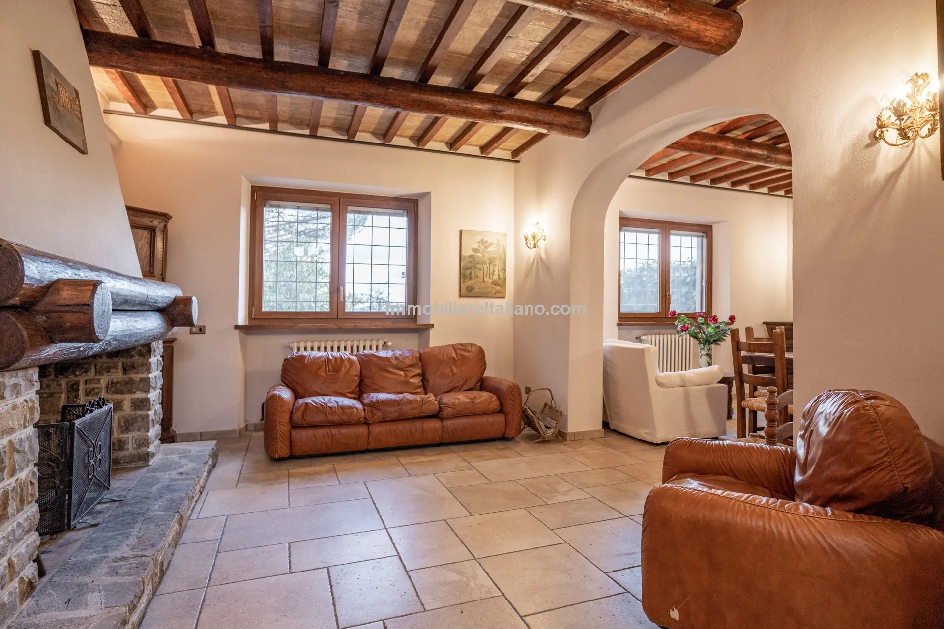 Tuscan Country House with Barn Conversion Potential near Anghiari - View image 36 of 73