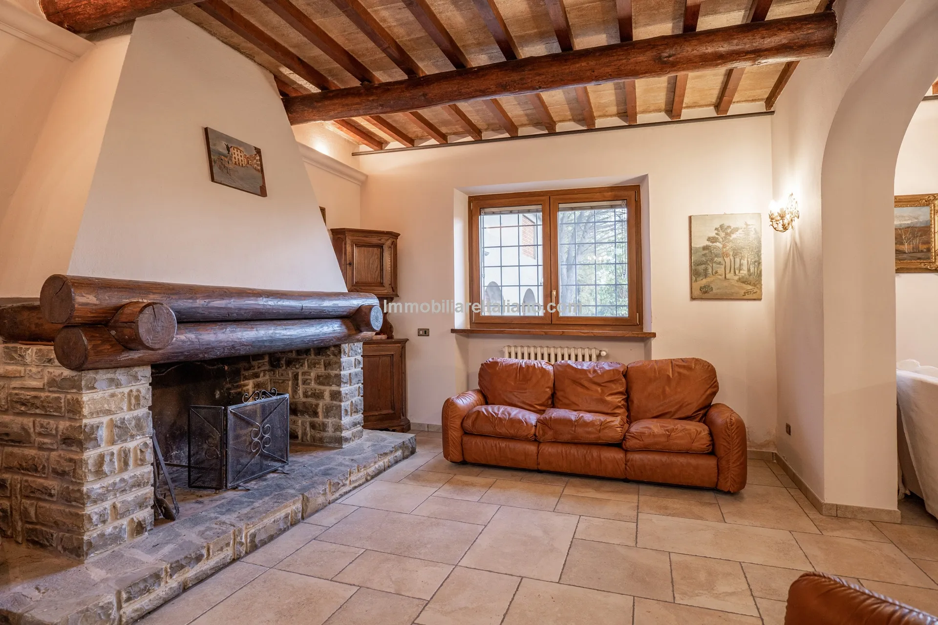 Tuscan Country House with Barn Conversion Potential near Anghiari - View image 37 of 73